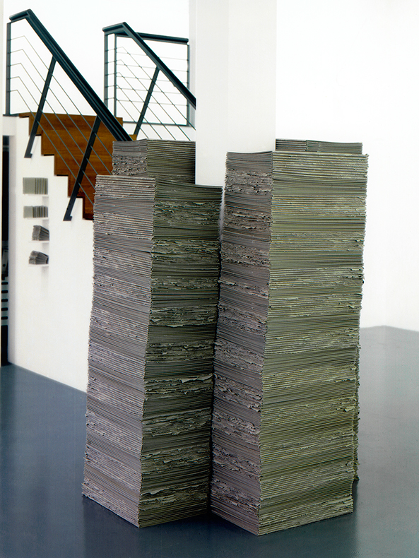 *4 Stapel um die S&auml;ule*, 1998
Kunstverein Friedrichshafen