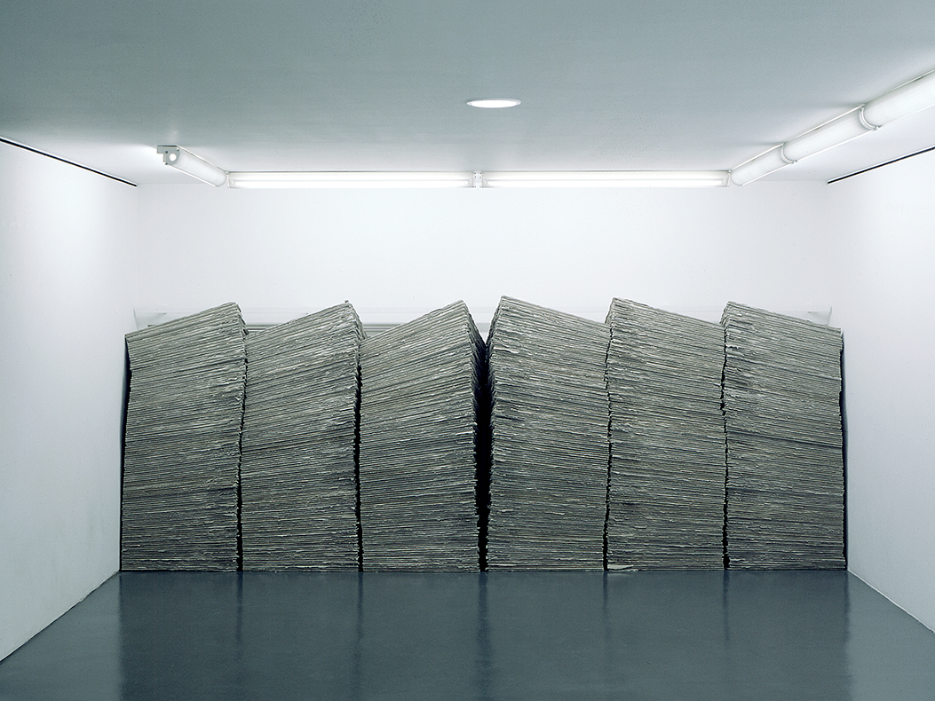 *6 Stapel vor dem Fenster*, 1998
Kunstverein Friedrichshafen