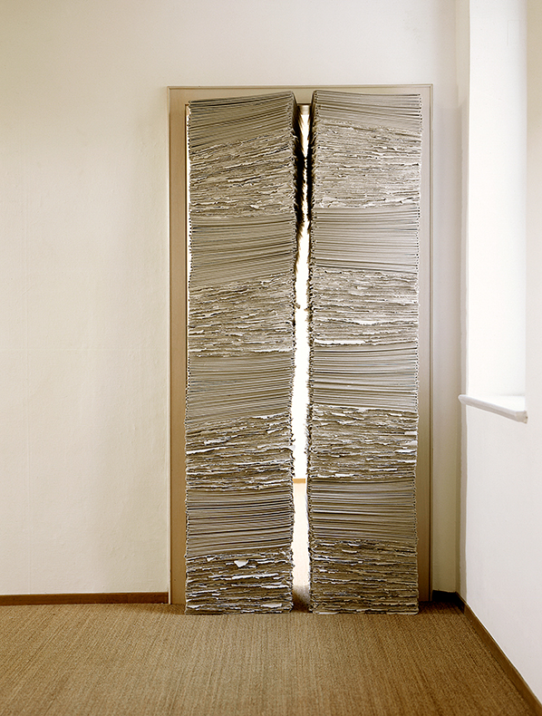 *zwischen zwei R&auml;umen*, 1997
St&auml;dt. Galerie *die F&auml;hre*, Bad Saulgau