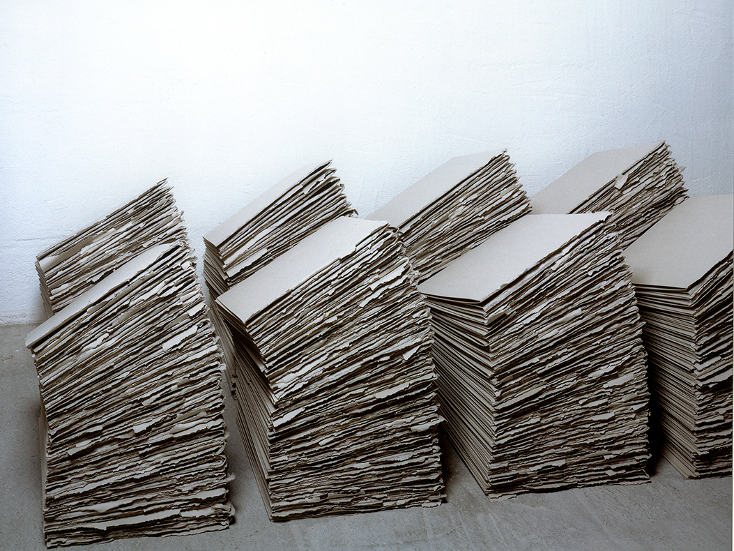 *8 Stapel*, 1997
60 x 190 x 110