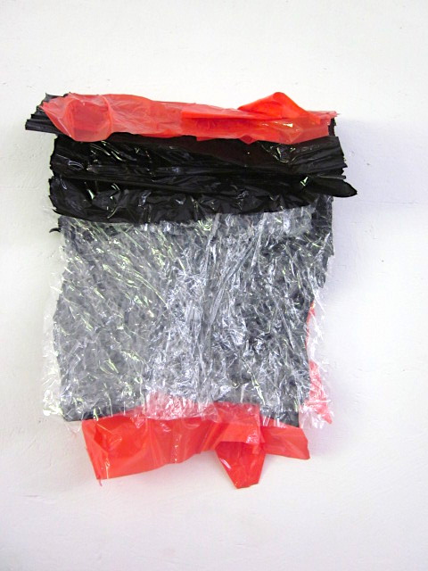 *offen 11*, 2022, Folie,
36 x 30 x 10 cm