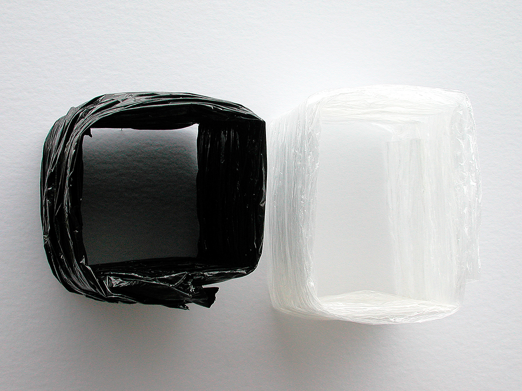 *eingewickelt*, 2007
Folie, 2-teilig, 19 x 33 x 18