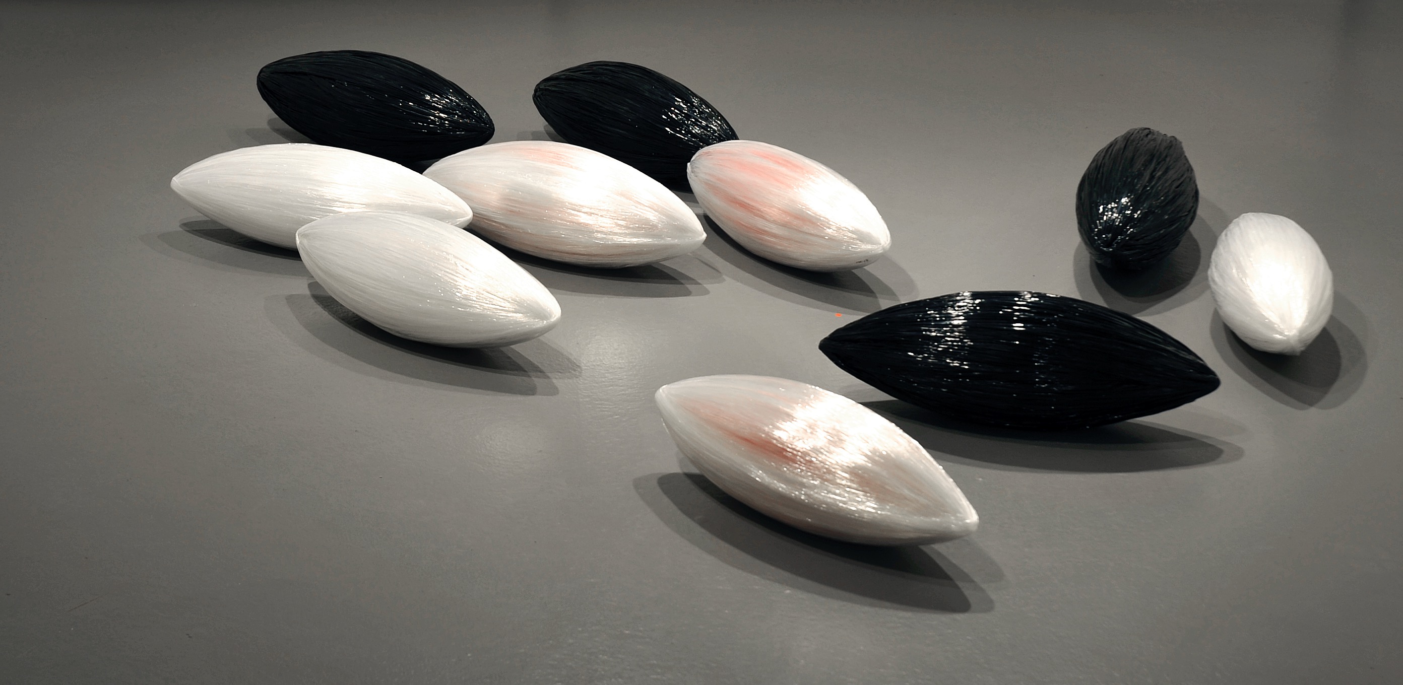 *Kokons*, 2017, Folie
je 18 x 49 x 18 cm